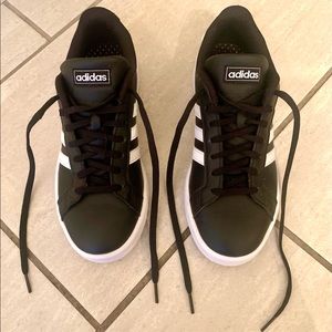 Adidas Grand Court sneaker ( comfort in sole) black with white stripes